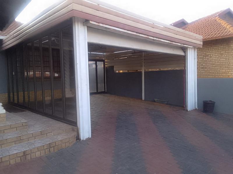 3 Bedroom Property for Sale in Tlhabane West North West